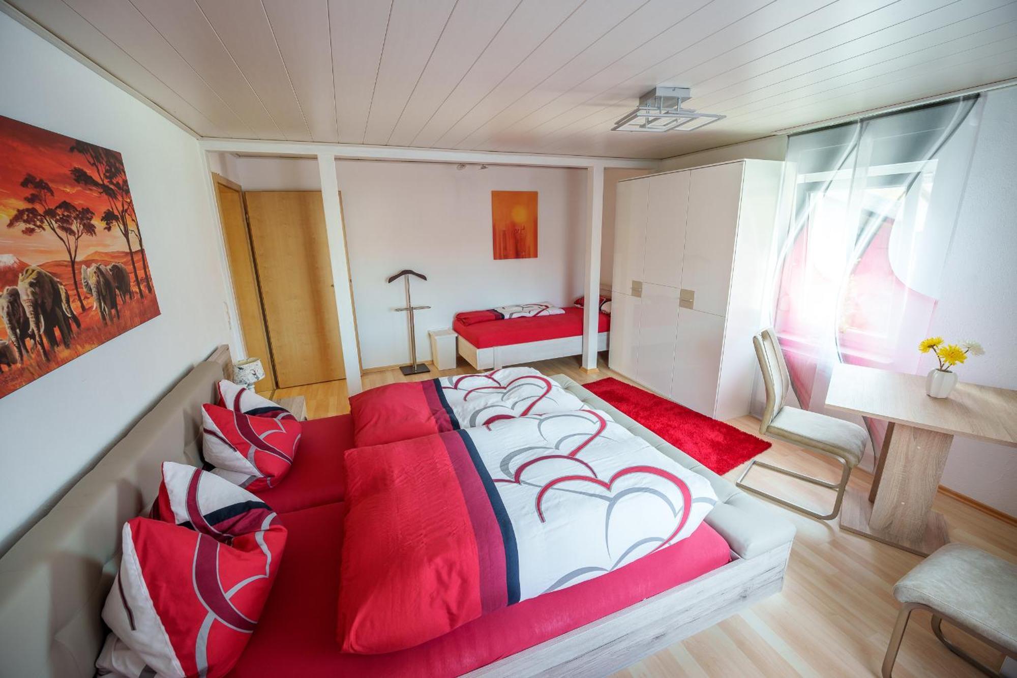 Wilhelm Appartements 100Qm Im Zentrum Brackenheim Naehe Tripsdrill Bagian luar foto